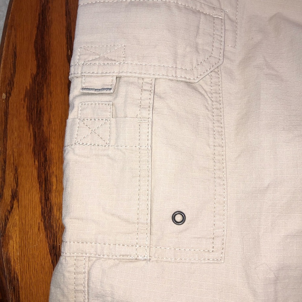 RED HEAD BRAND CO SIZE 42X34 LIGHT KHAKI COLORED CARGO PANTS 100% COTTON - Picture 2 of 8